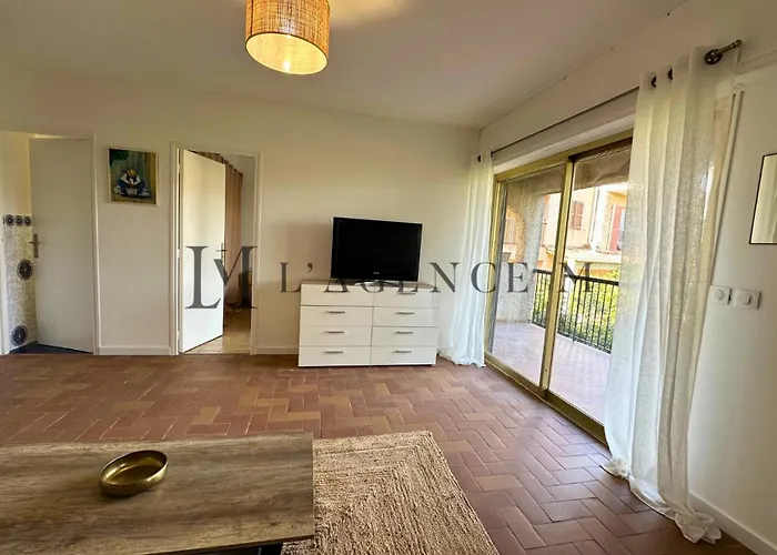 Lugaro Paisible & Daire